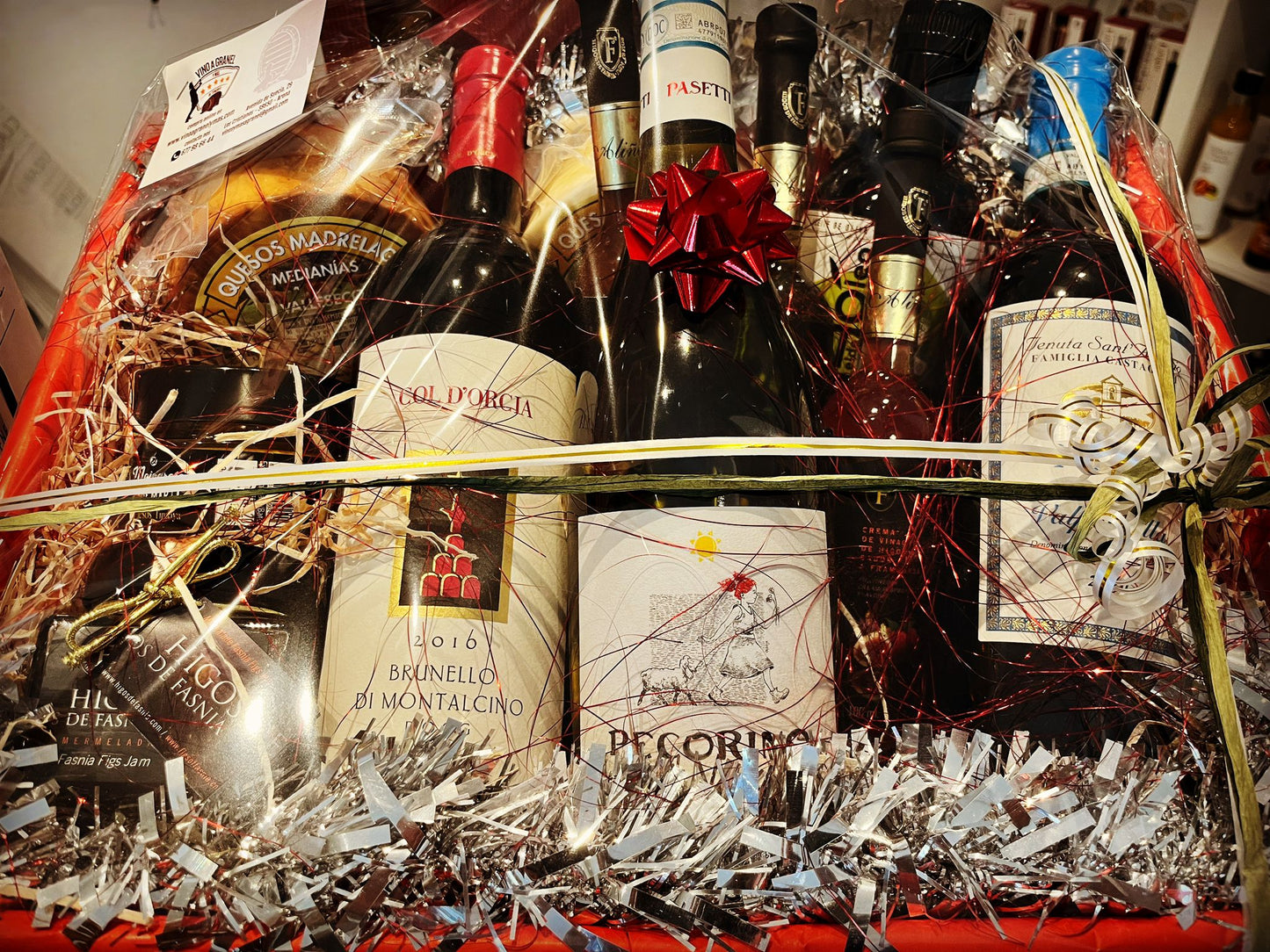 Caja Personalizadas de Vinos y Productos Gourmet Canarios